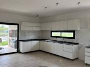 VENTA Casa 5 Ambientes 4 dormitorios Pileta A estrenar...