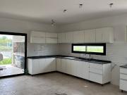 VENTA Casa 5 Ambientes 4 dormitorios Pileta A estrenar...