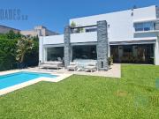 venta Casa 5 ambientes Barrio cerrado la Damasia piscina