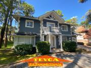 VENTA, Casa 5 AMBIENTES C/ GARAGE CERRADO ZONA Golf...