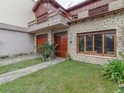 VENTA CASA 5 AMBIENTES CASTELAR TERRAZA JARDIN