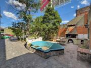 VENTA CASA 5 AMBIENTES CIUDADELA PARQUE Y PILETA