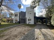 Venta casa 5 ambientes con cochera y jardín en Club El...