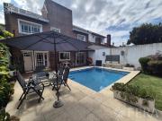 Venta casa 5 ambientes con cochera y piscina en Quilmes