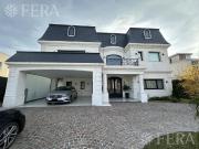 Venta casa 5 ambientes con galeria y piscina en Don Bosco