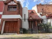 Venta Casa 5 ambientes con garaje y jardin, en Flores