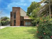 VENTA CASA 5 AMBIENTES EN BARRIO LOS TILOS