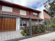 VENTA CASA 5 AMBIENTES EN BLOCK CON PARQUE