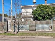 VENTA CASA 5 AMBIENTES ITUZAINGO NORTE CON PILETA