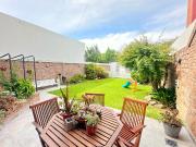 VENTA CASA 5 AMBIENTES PATIO JARDIN COCHERA QUINCHO...