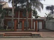 VENTA CASA 5 AMBIENTES VILLA LUZURIAGA CON PISCINA FONDO