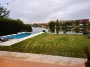 Venta Casa 6 Amb a La Laguna Barrio San Benito...