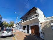 VENTA CASA 6 AMB CON PATIO A REFACCIONAR EN FLORES