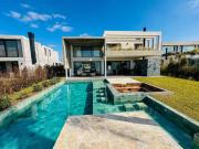 VENTA CASA 6 AMB MUELLE AL LAGO BARRIO VIRAZON NORDELTA