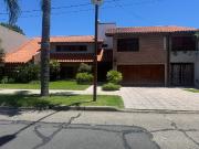 VENTA CASA 6 AMBIENTES CASTELAR CON PILETA