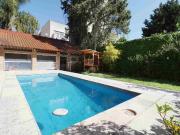 VENTA CASA 6 AMBIENTES, COCHERA, PILETA Y QUINCHO