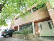 VENTA CASA 6 AMBIENTES, COCHERA, PILETA Y QUINCHO