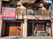 VENTA. Casa 6 ambientes. Con patio, terraza y garage....