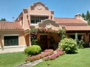 Venta Casa 6 ambientes, depen, Barrio Colonia De...