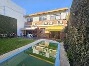 VENTA CASA 6 AMBIENTES PARQUE PILETA CON COCHERA