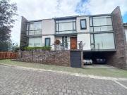 VENTA CASA 6 DORMITORIOS EN CUMBAYÁ DENTRO CONJUNTO 2...