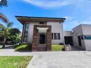 Venta Casa 7 AMB Bernal O Quincho Pileta Jacuzzi