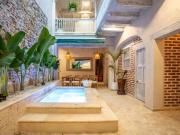 VENTA CASA 7 HABITACIONES CENTRO AMURALLADO