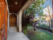 Venta Casa 8 Ambientes Balcón y Terraza Cochera Lote...