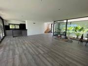 Venta Casa a La Laguna en El Canton Golf Escobar AMT