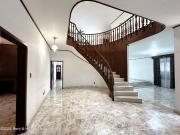 VENTA Casa a pie de calle, estudio, area de TV, 5... VENTA Casa a pie de calle, estudio, area de TV, 5...