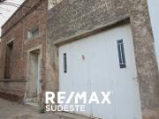 VENTA CASA A REFACCIONAR BARRIO BELLA VISTA