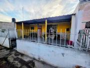 Venta casa a refaccionar de tres dormitorios en Alta...