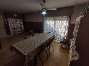 VENTA CASA AL FRENTE 2 DORMITORIOS COCHERA PATIO