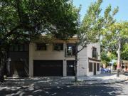 Venta casa al frente Barrio Abasto