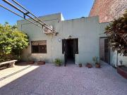 VENTA CASA AL FRENTE CON DEPARTAMENTO INTERNO
