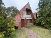 VENTA CASA ALPINA 3 AMBIENTES QUINCHO ACANTILADOS