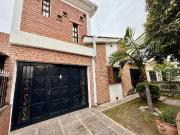 VENTA CASA ALTO ALBERDI 4 DORM CATEGORIA PILETA