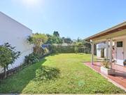 Venta Casa 4 Ambientes con Cochera, Quincho y Jardin en...