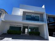 VENTA CASA AMPLIA EN COLINAS DE JURIQUILLA CON 4...