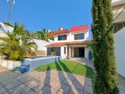 VENTA CASA AMPLIA EN CUERNAVACA CON ALBERCA PRIVADA