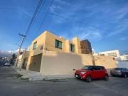 Venta Casa amplia y esquina en punta azul