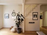 VENTA: CASA ART DECO, TOTALMENTE REMODELADA EN LOMAS DE...