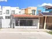 VENTA CASA: Av. Lago de Coyuca 514, Brisas del Lago,...