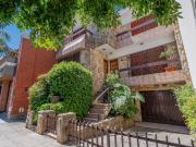 Venta casa Barrio Naon Mataderos con cocheras