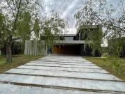 Venta casa Barrio San Benito a la laguna