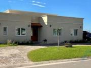 Venta Casa Barrio San Sebastían, 5 Ambientes, Area 8,...