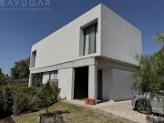 Venta Casa Barrio Santa Emilia, Pilar del Este