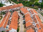 VENTA CASA CALLE 200. CONJUNTO PRADOS DE LAURENTIA