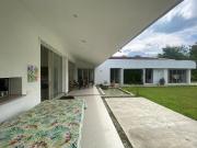 CASA CAMPESTRE UN SOLO NIVEL. 2500 M2 $1'800.000.000