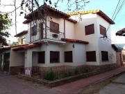 VENTA Casa Céntrica, 4 habitaciones y a 1 cuadra de...